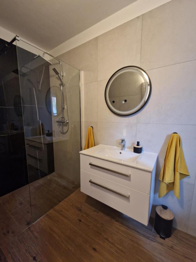 Apartmán Medeni Apartma Pivka Exteriér fotografie