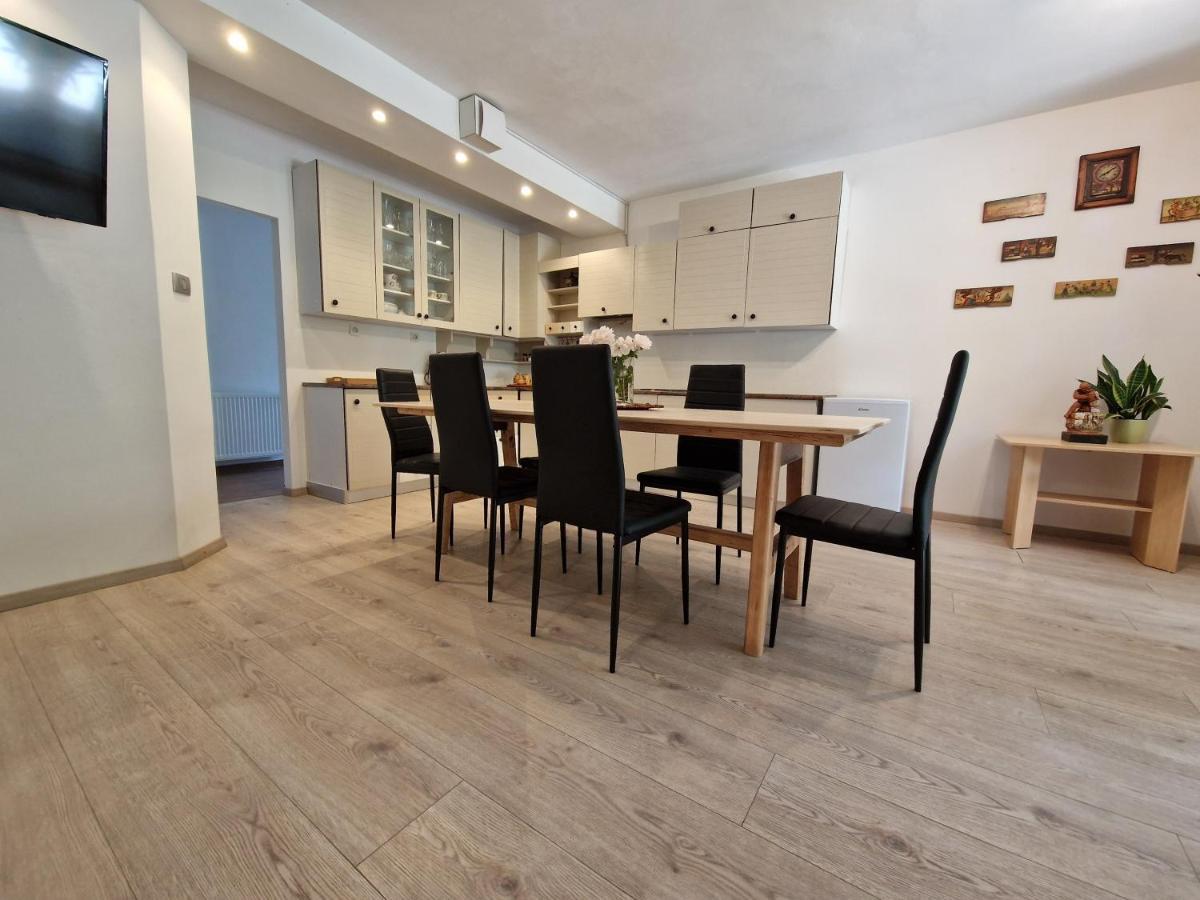 Apartmán Medeni Apartma Pivka Exteriér fotografie